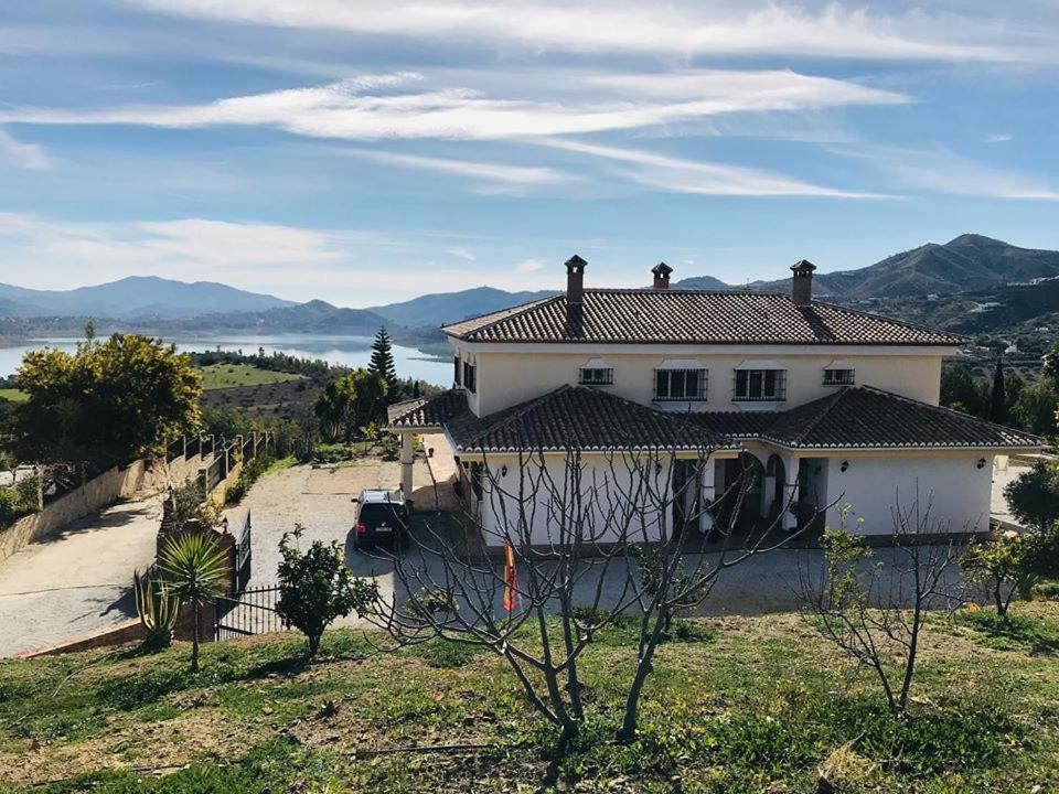 Casa Nuestro Sueno Bed & Breakfast Vinuela Exterior photo