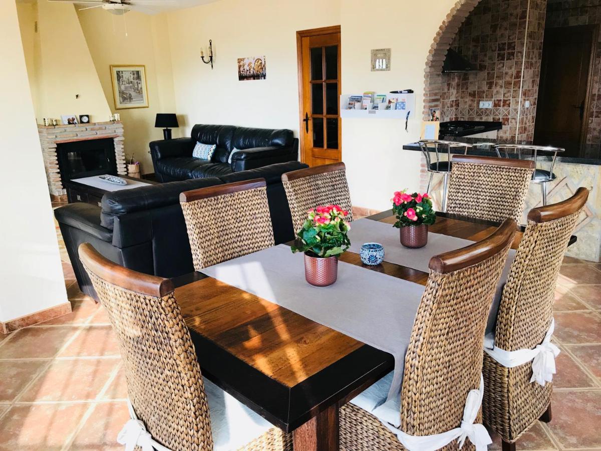 Casa Nuestro Sueno Bed & Breakfast Vinuela Exterior photo